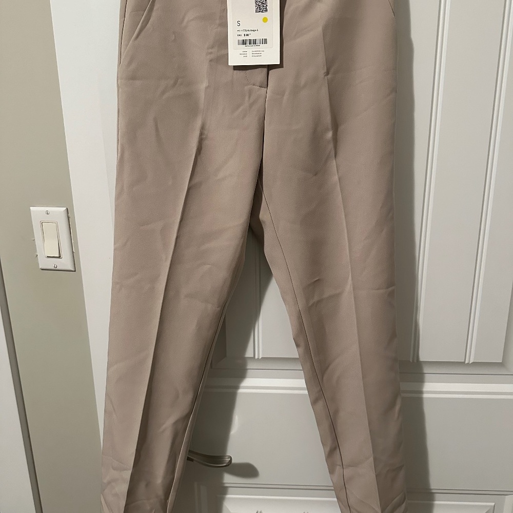 NWT Oak and Fort Tapered Pants